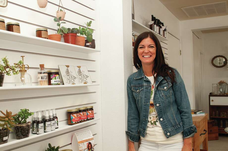 Rachel Kesler, founder of A Bloom Bar, has turned a hobby into a business that not only fuels her passion for flowers but allows her to work with other local businesses. Photo: Darren Iozia | Journal-Courier / Jacksonville Journal-Courier