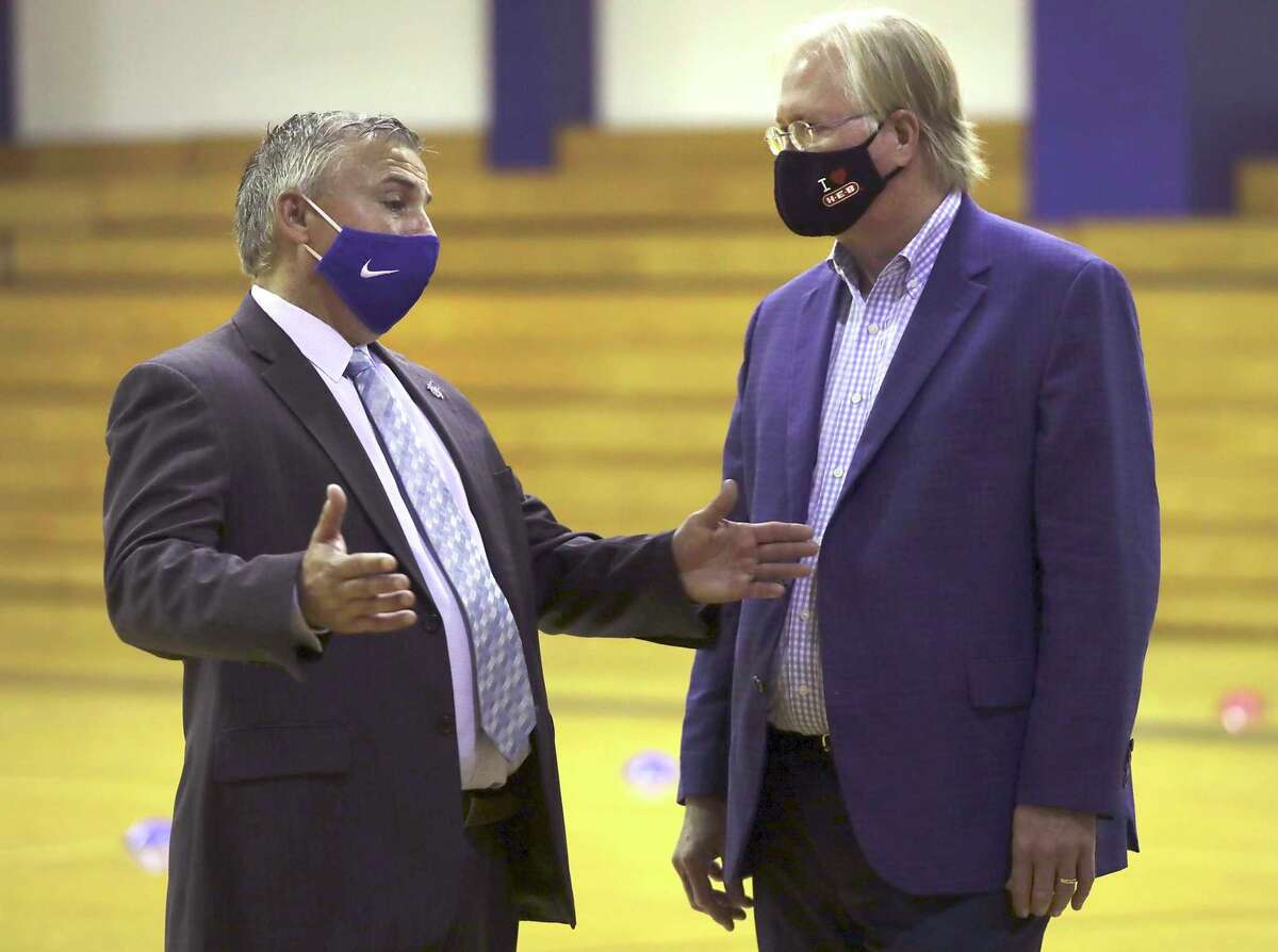 School district in San Antonio begins mass coronavirus testing for