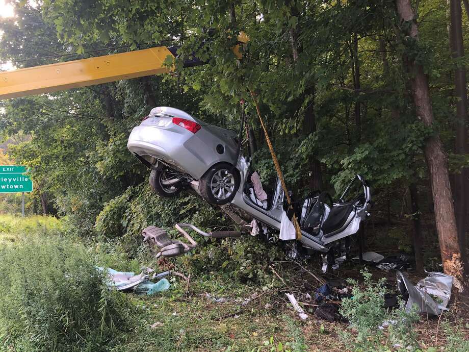 Driver seriously injured in I84 crash Connecticut Post