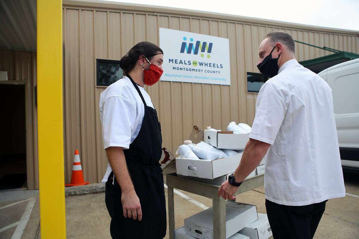 Chef Austin Simmons of TRIS in The Woodlands provided over 1,000 pounds of ground beef to Meals on Wheels Montgomery County (MOWMC), assisting in their mission to provide nutritious meals to homebound seniors. The donation will generate 5,000 servings to local homebound seniors in the community.