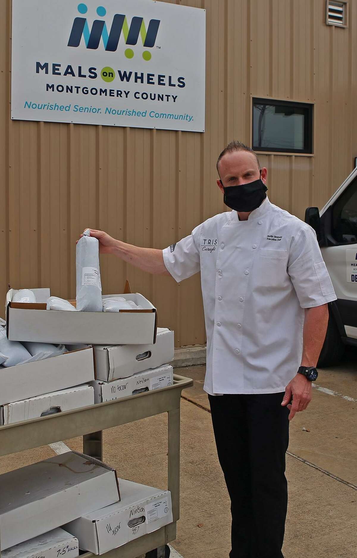 Chef Austin Simmons of TRIS in The Woodlands provided over 1,000 pounds of ground beef to Meals on Wheels Montgomery County (MOWMC), assisting in their mission to provide nutritious meals to homebound seniors. The donation will generate 5,000 servings to local homebound seniors in the community.