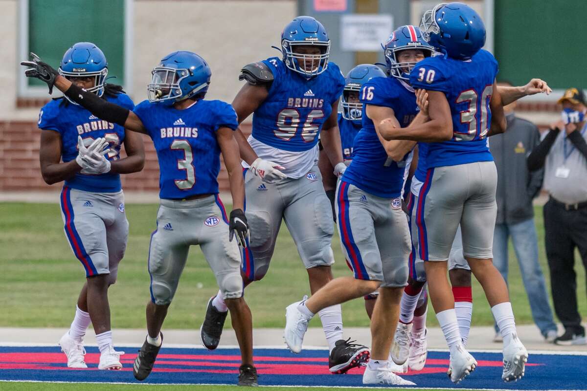 The Beaumont United Timberwolves and the West Brook Bruins squared off in the Alumni Bowl Scrimmage at BISD Memorial Stadium on Thursday night. Photo made on September 24, 2020. Fran Ruchalski/The Enterprise