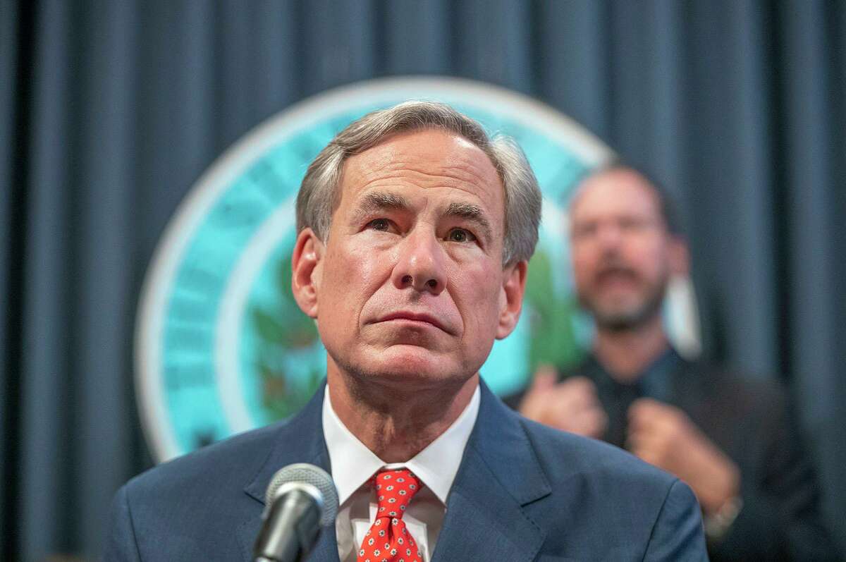 Texas Gov. Greg Abbott said Thursday, Sept.17, 2020 during a press conference that he would allow businesses to expand capacity in much of the state, citing a decline in coronavirus hospitalizations. The order allows businesses operating at 50% capacity to move to 75% starting Monday. That includes restaurants, retail, office buildings, manufacturing, gyms, libraries and museums. Bars remain closed under the order. [RICARDO B. BRAZZIELL/AMERICAN-STATESMAN]