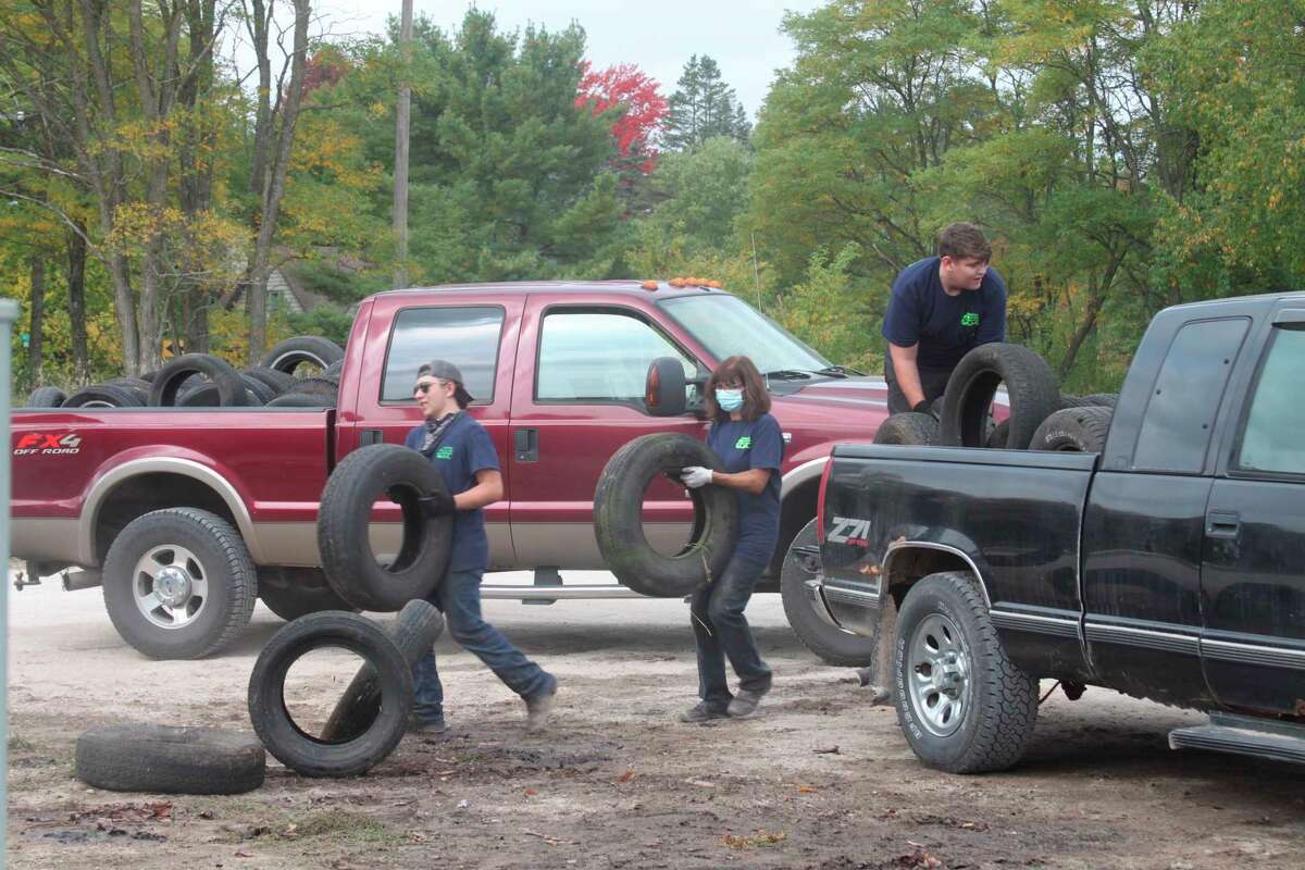 Scrap Tire Recycling Event Collects Over 900 Tires