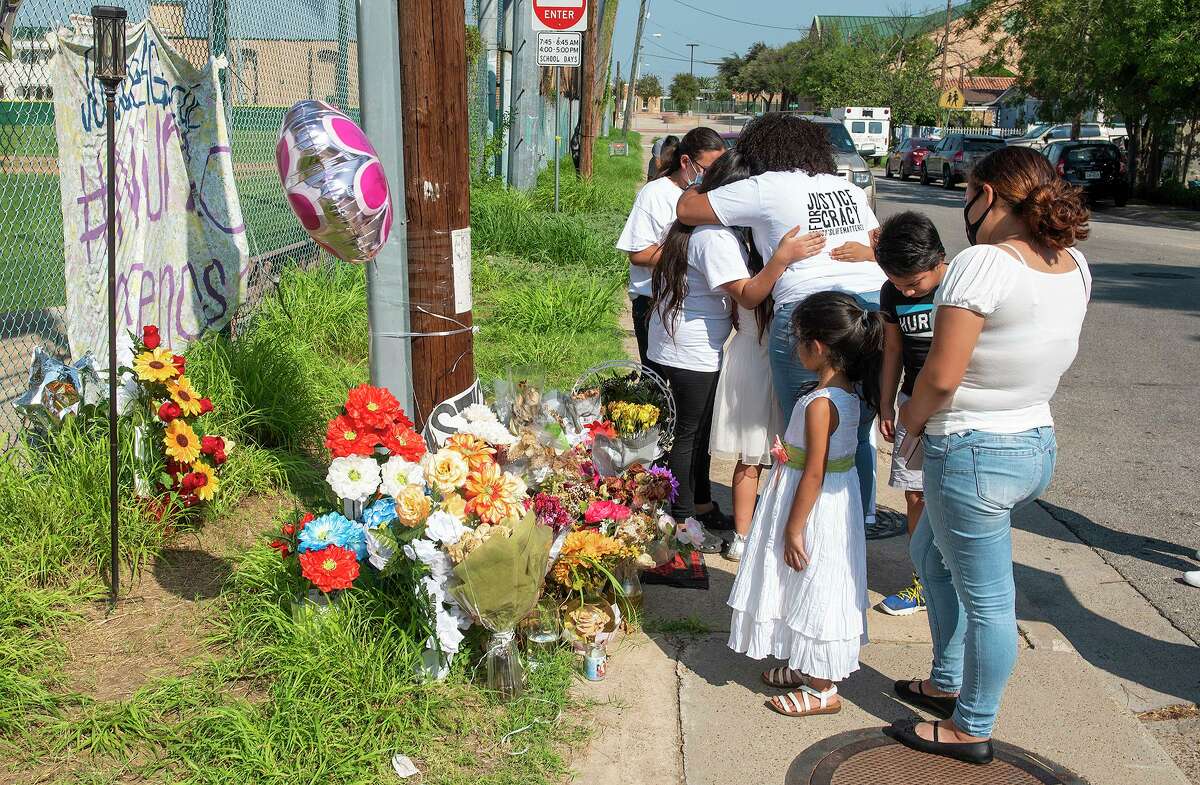 Family, friends and supporters of the #justiceforgracy hashtag mourn the loss of Gracy Epinoza, Saturday, Sep. 26, 2020, as they gather at Ochoa Park for a vigil.