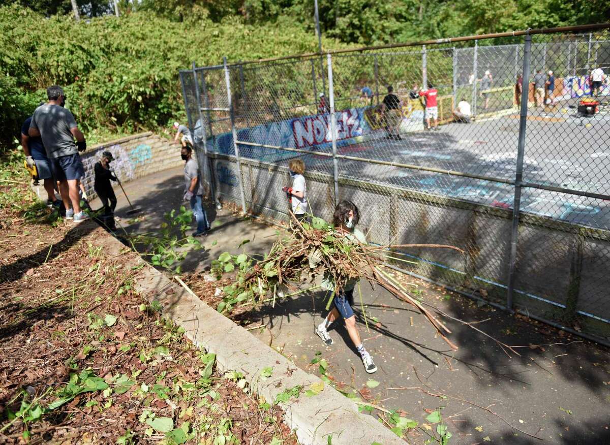 Stamford Youth Hockey Association revitalizes Scalzi Park hockey rink