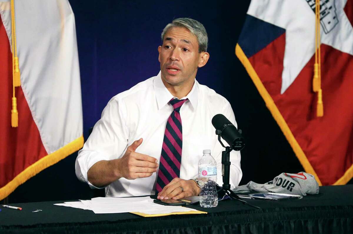 Right to 'Bexar arms': Ron Nirenberg goes viral online for ripped photo  from San Antonio FC match