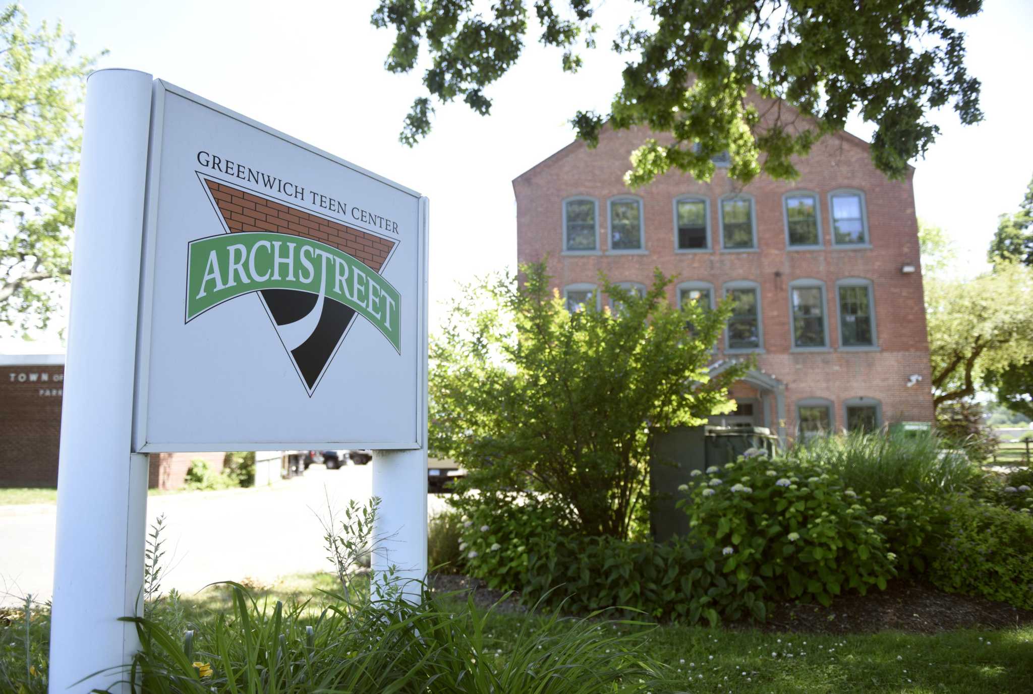 Editorial Thumbs down to Stamford tax scofflaws, thumbs up to Domus