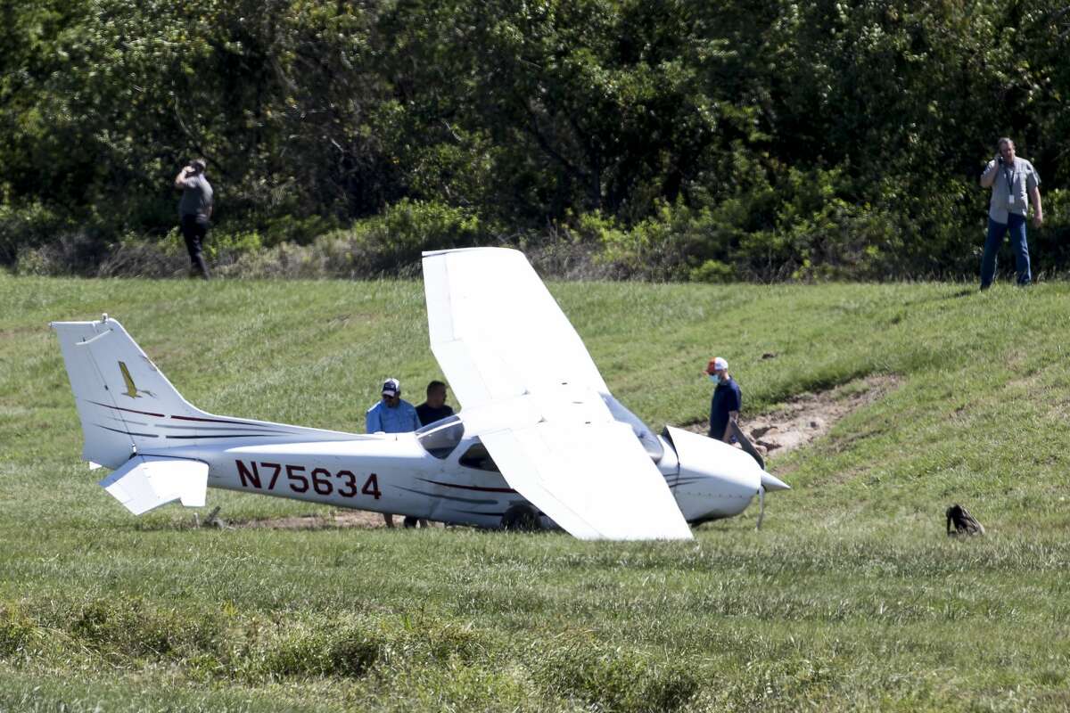 Student pilot crashes into empty pond near Hooks Airport