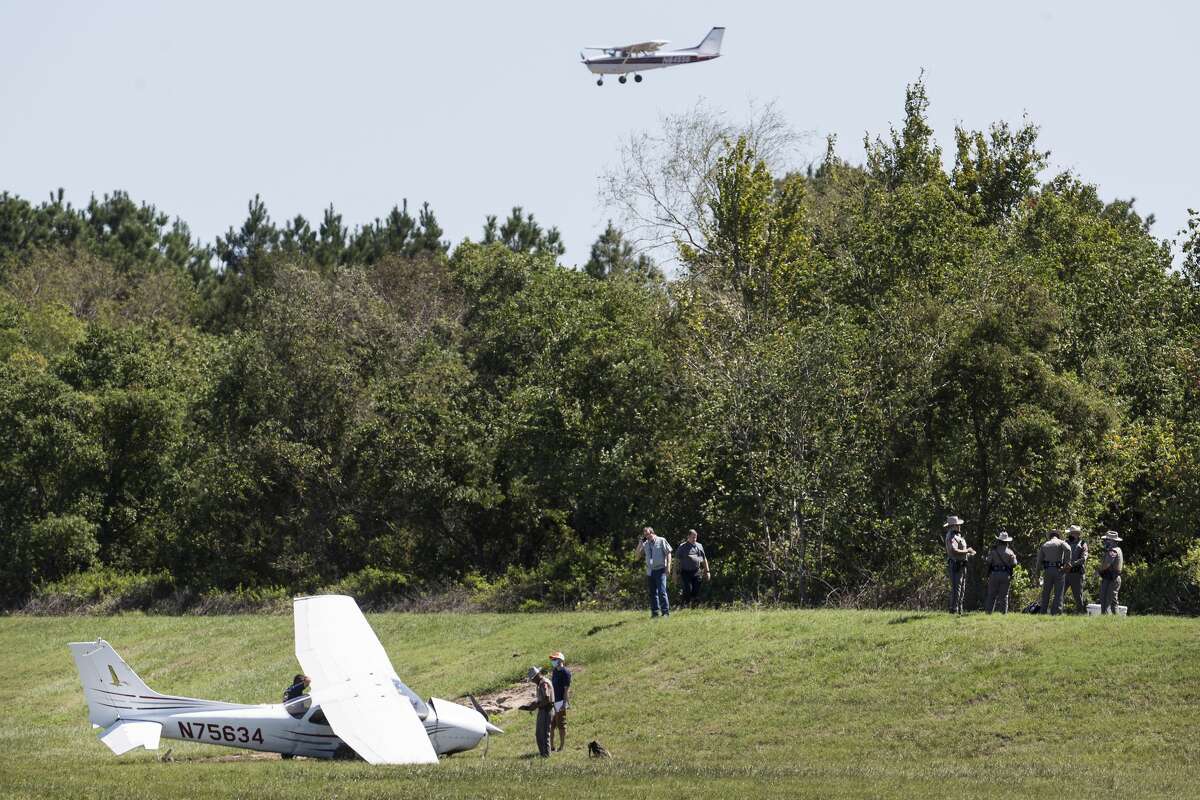 Student pilot crashes into empty pond near Hooks Airport