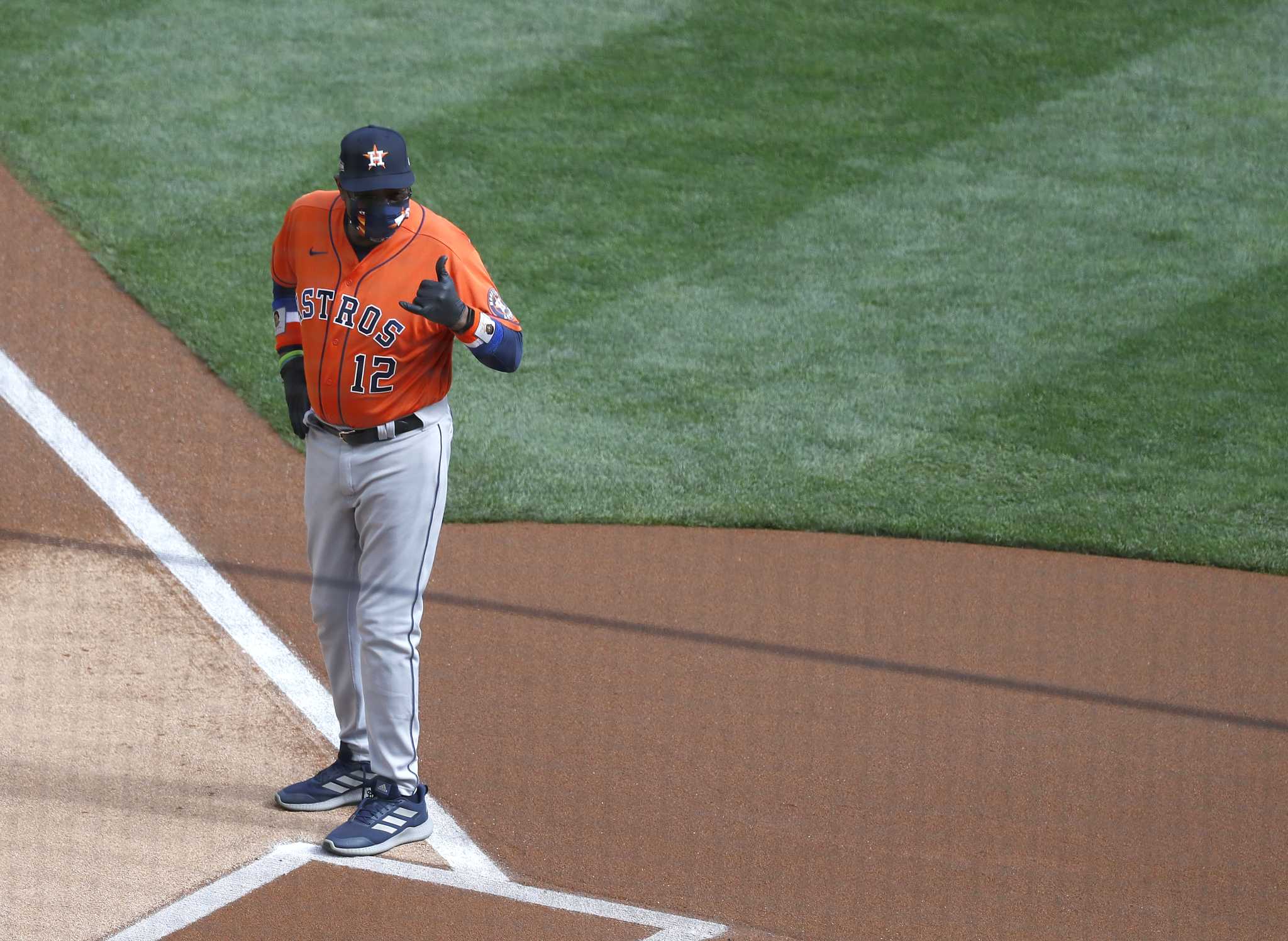 Dusty Baker drives Astros by forming bonds with his players