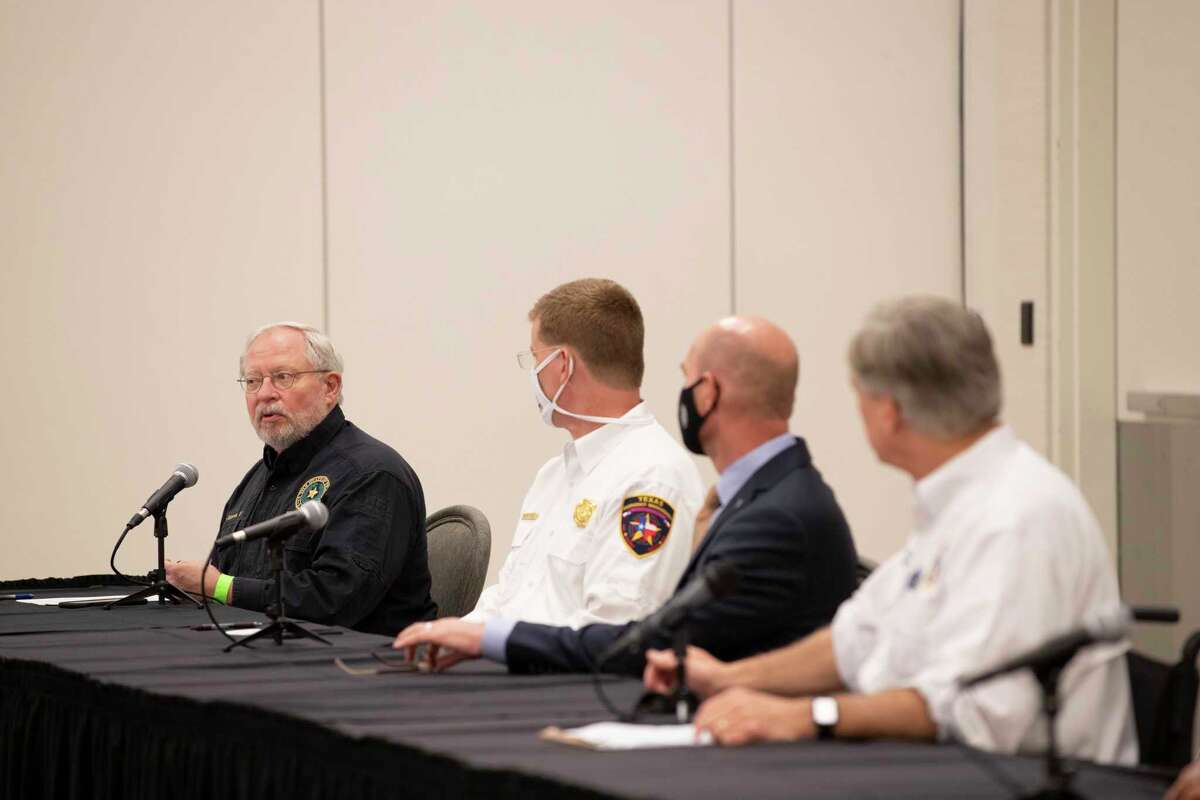 Abbott vows swift review of braineating amoeba found in Lake Jackson