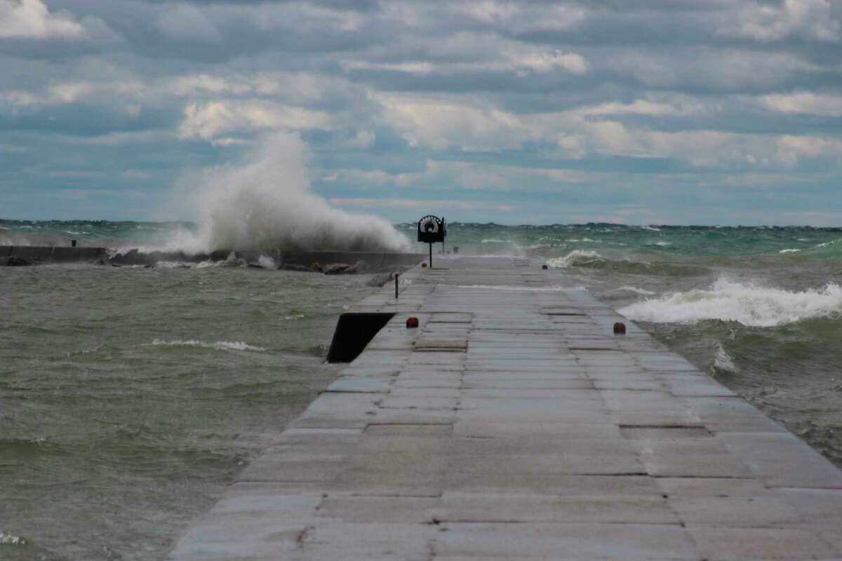 People should be careful when walking on pier structures, especially during rough weather. (File photo)