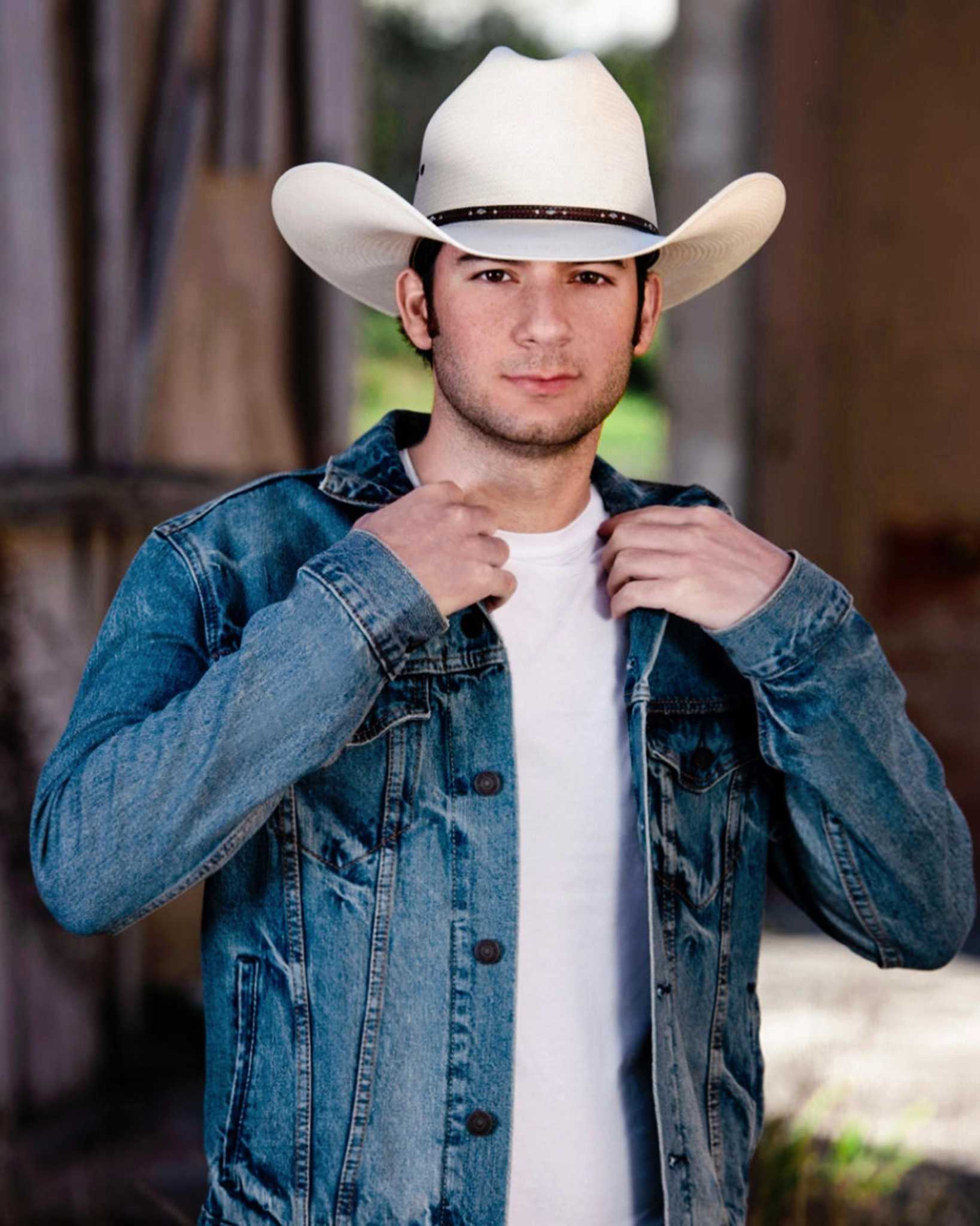 Robert Ray puts a TexMex spin on country music