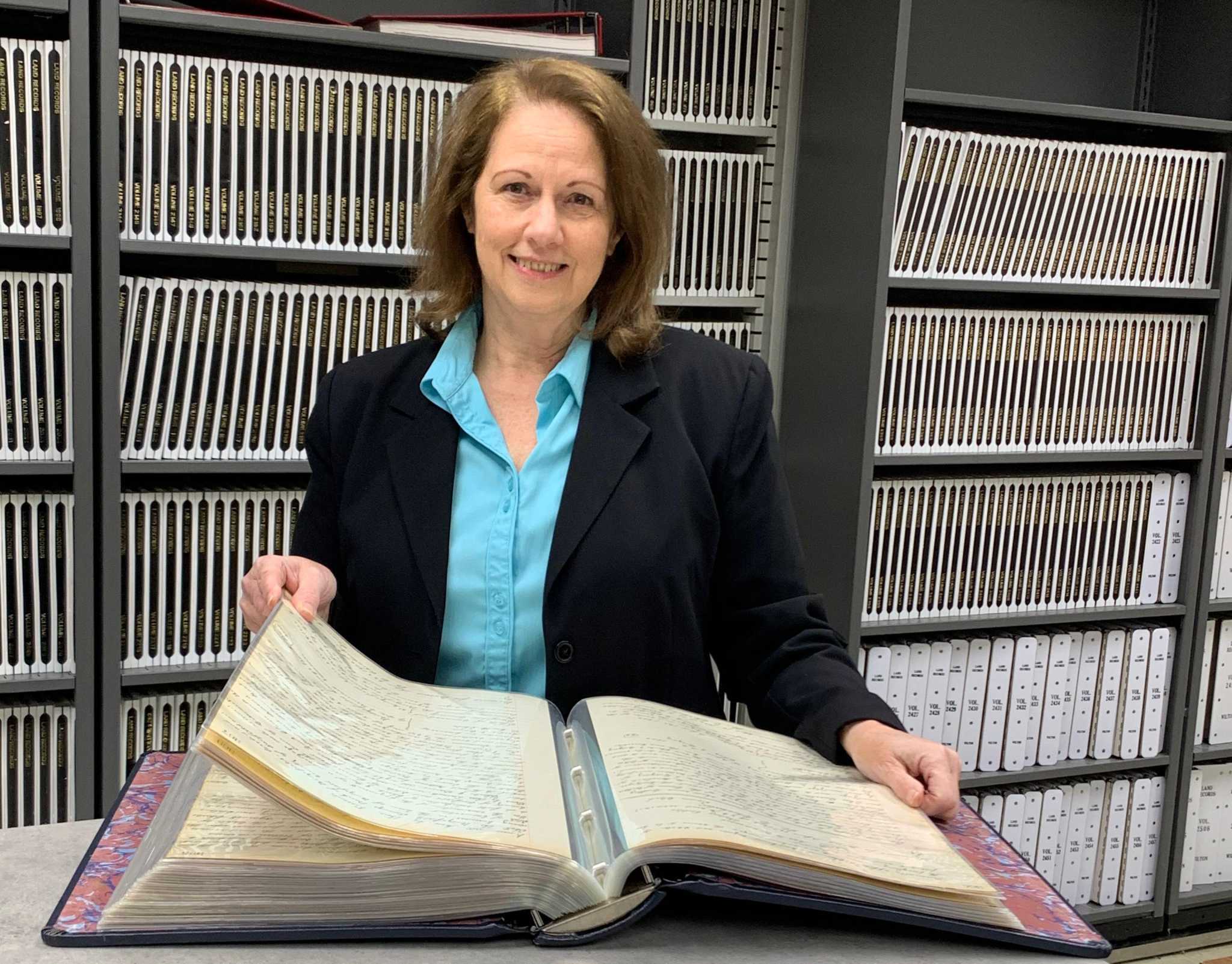 Wilton assistant town clerk says goodbye after 19 years