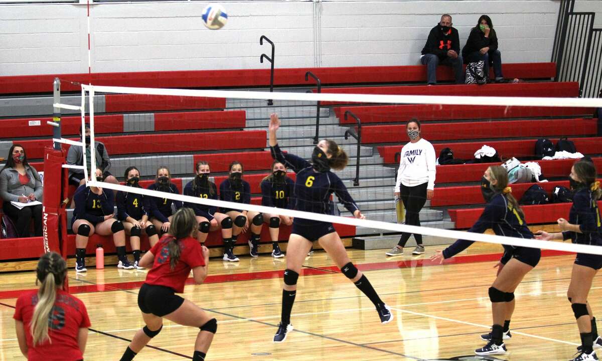 The North Huron volleyball team traveled to Owendale-Gagetown on Thursday where the Warriors swept the host Bulldogs.