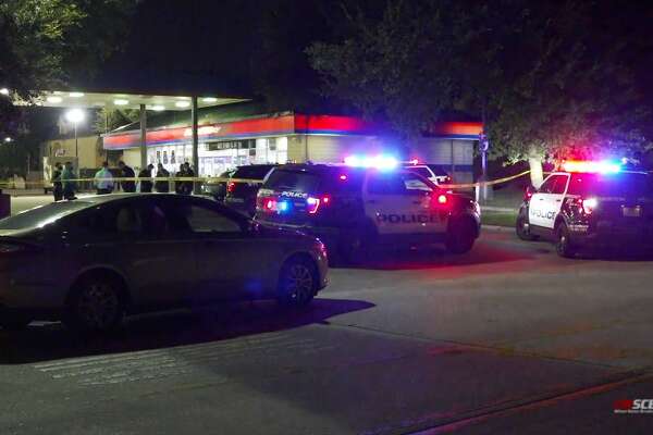 3 Shot 1 Dead In Ambush Outside Sw Houston Gas Station Houstonchronicle Com