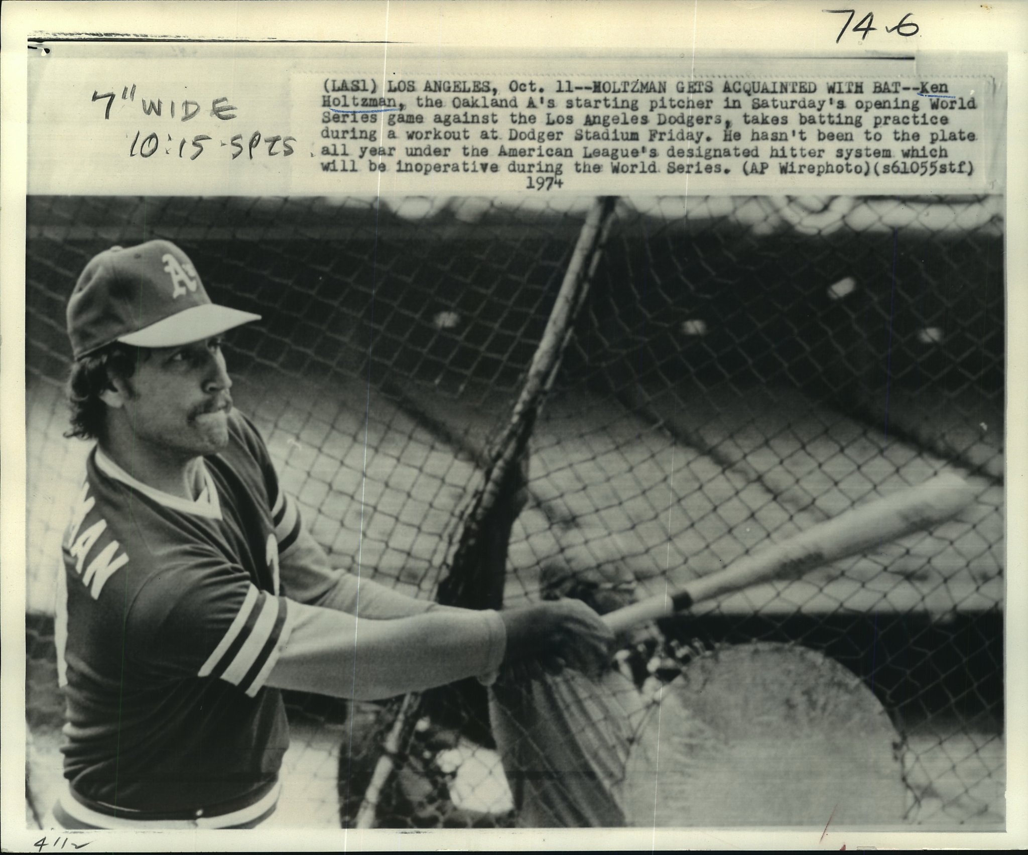 Los Angeles Dodgers' Ron Cey is shown as he hit a grand slam home