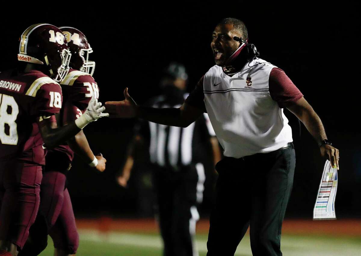 Football: Summer Creek tops Dekaney to remain undefeated