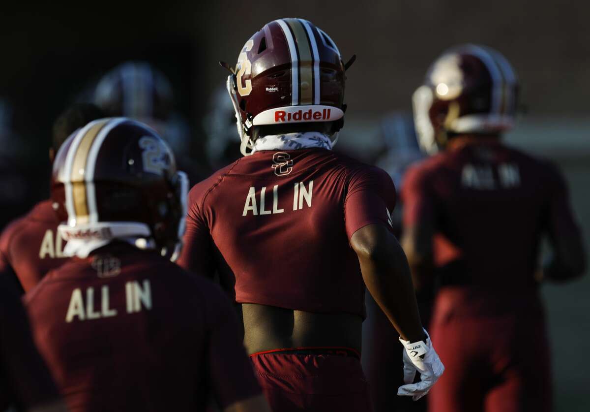 Football: Summer Creek tops Dekaney to remain undefeated