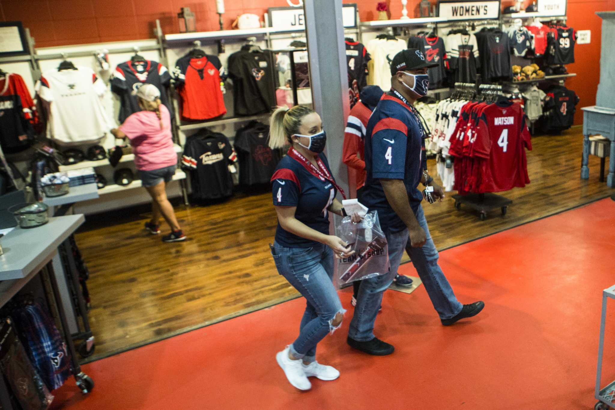 Here's what it was like being one of 12,000 fans at the Texans game