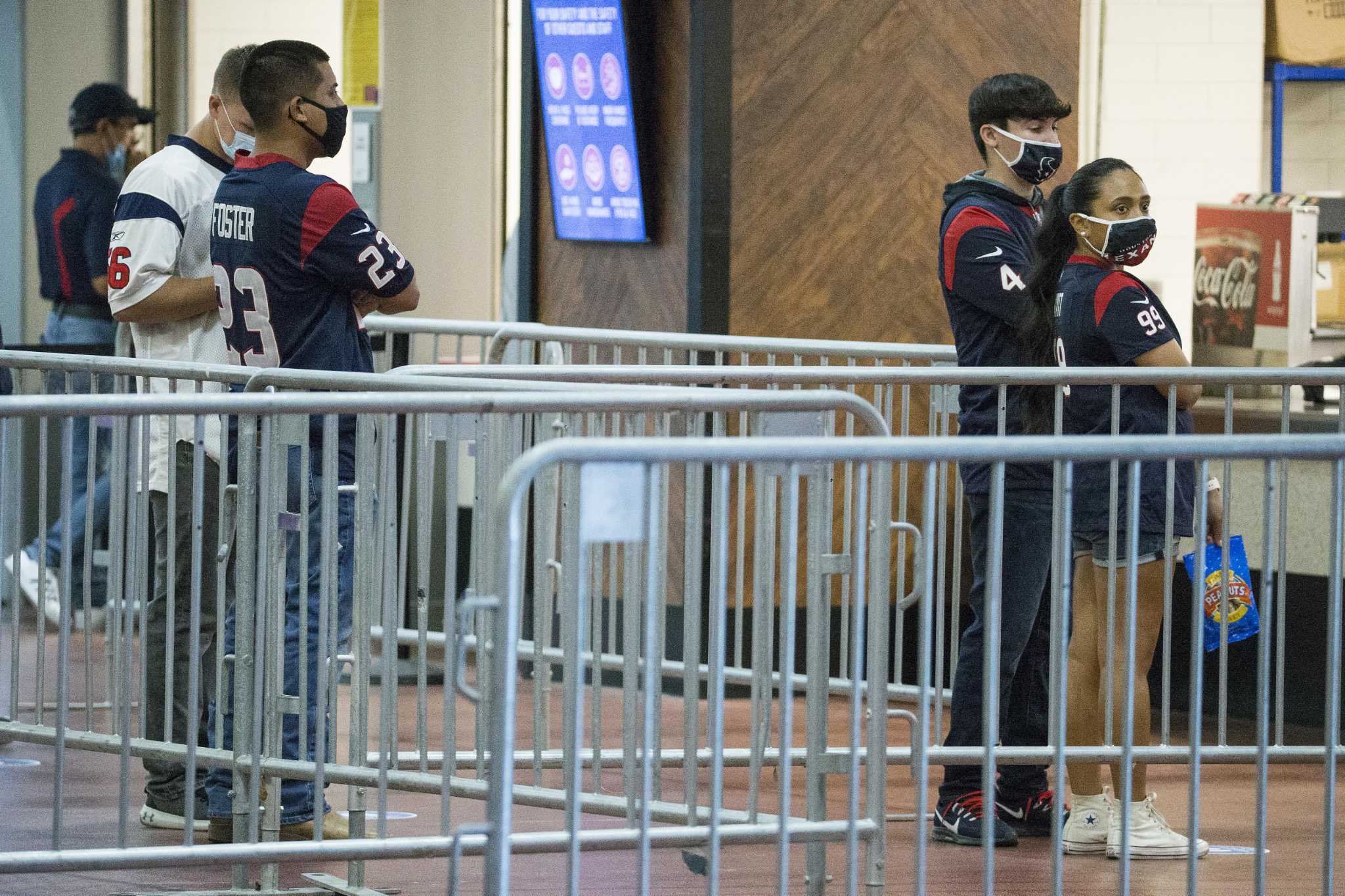 Here's what it was like being one of 12,000 fans at the Texans game