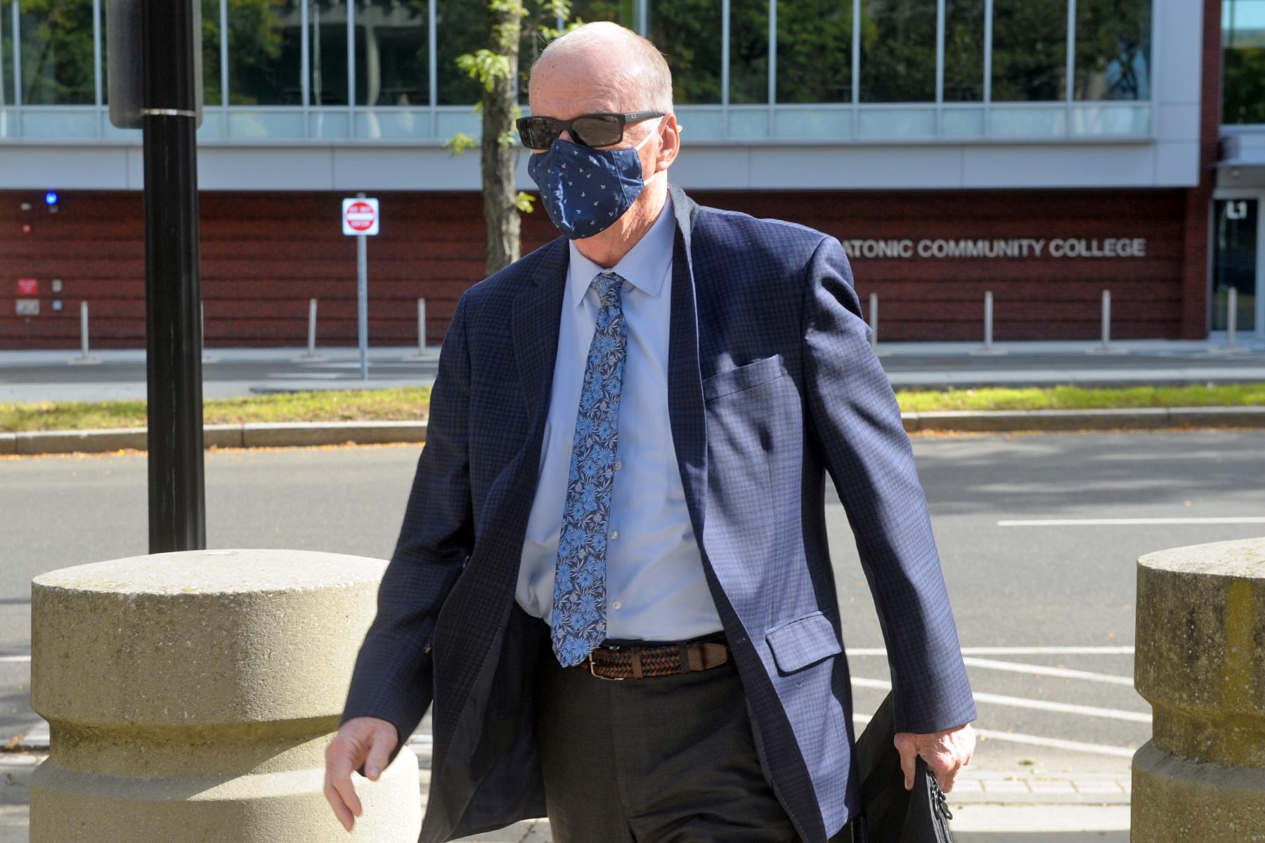 Federal sentencing hearing pushed back for Bridgeport's ex-personnel director who lied to FBI - Vimarsana News