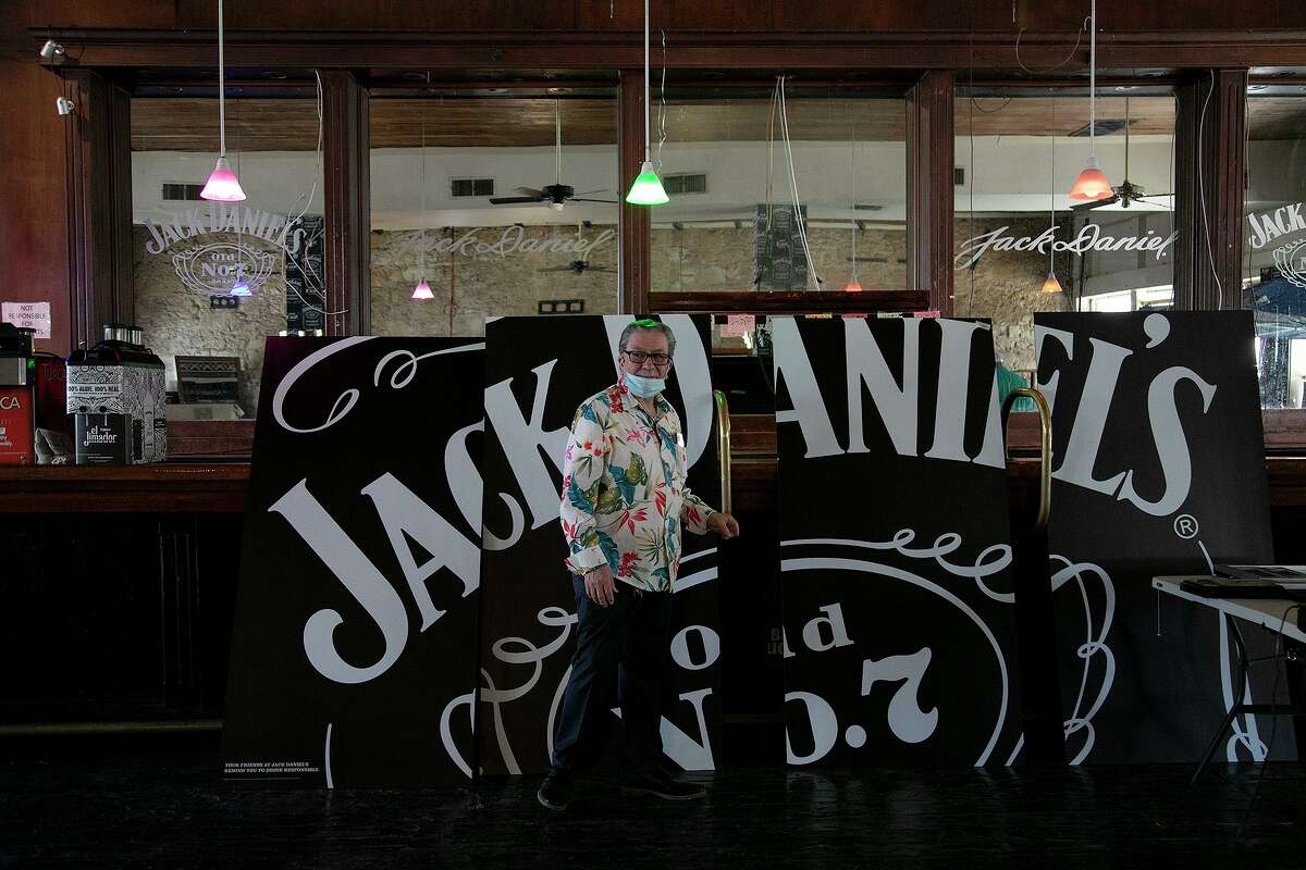 Downtown San Antonio’s iconic Cadillac Bar now closed after decades as