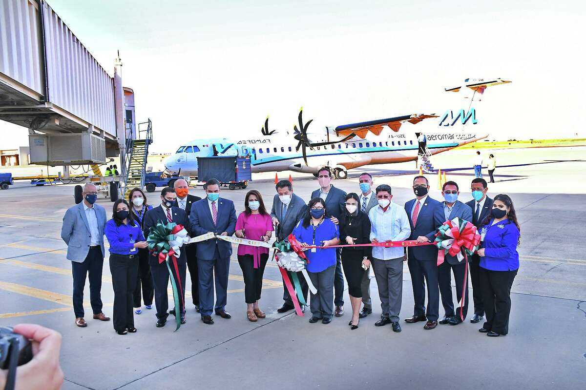 Officials embark on inaugural flight to Mexico City from Laredo
