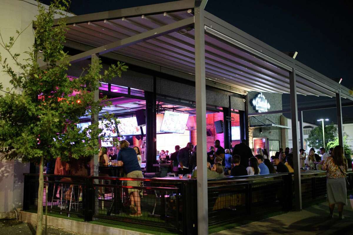 Gov. Greg Abbott will reopen Texas bars. But in Houston, they’re