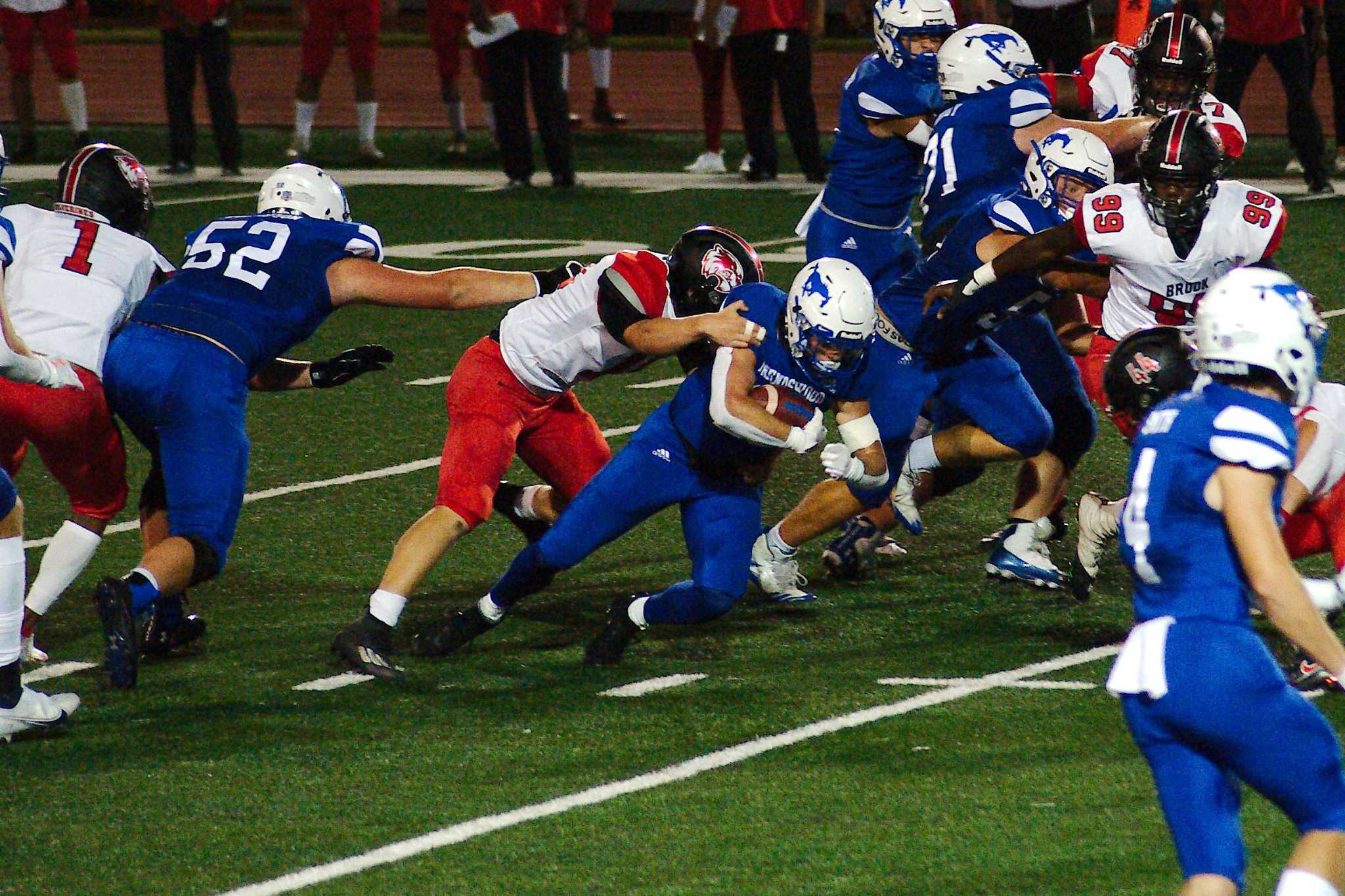 Football Friendswood eyes turnaround in district opener