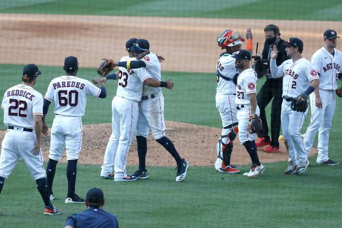 Astros' Carlos Correa clarifies stance on potential contract extension