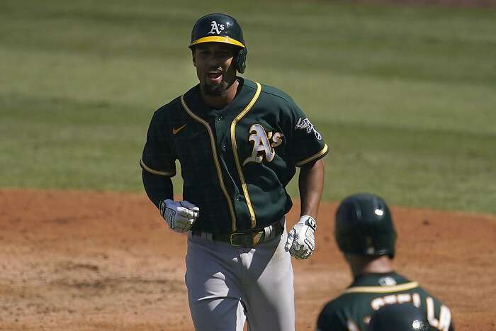 Mark Canha exits Oakland A's game Thursday with hip injury - Athletics  Nation