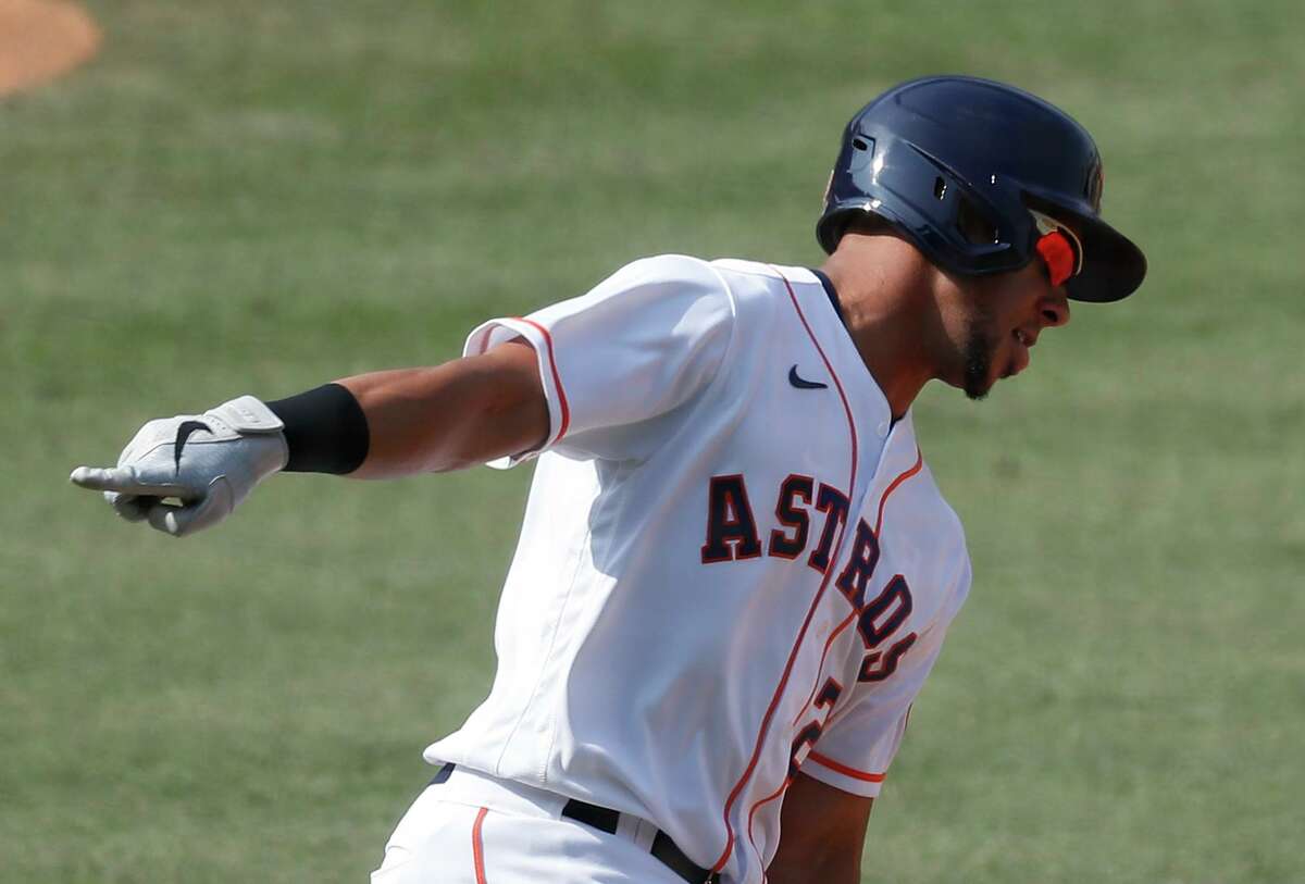 MLB free agency: Astros re-sign Michael Brantley to one-year