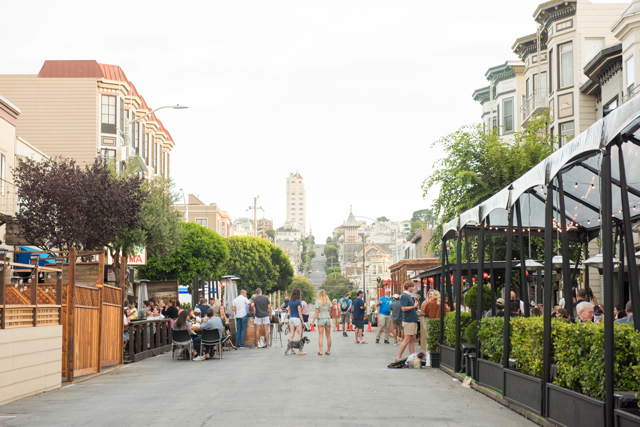The lack of pandemic safety by diners in San Francisco's Marina District