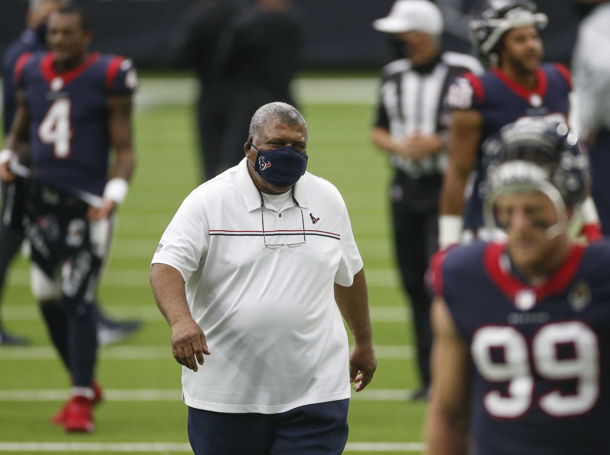 After Texans' first win, Romeo Crennel has dance fever