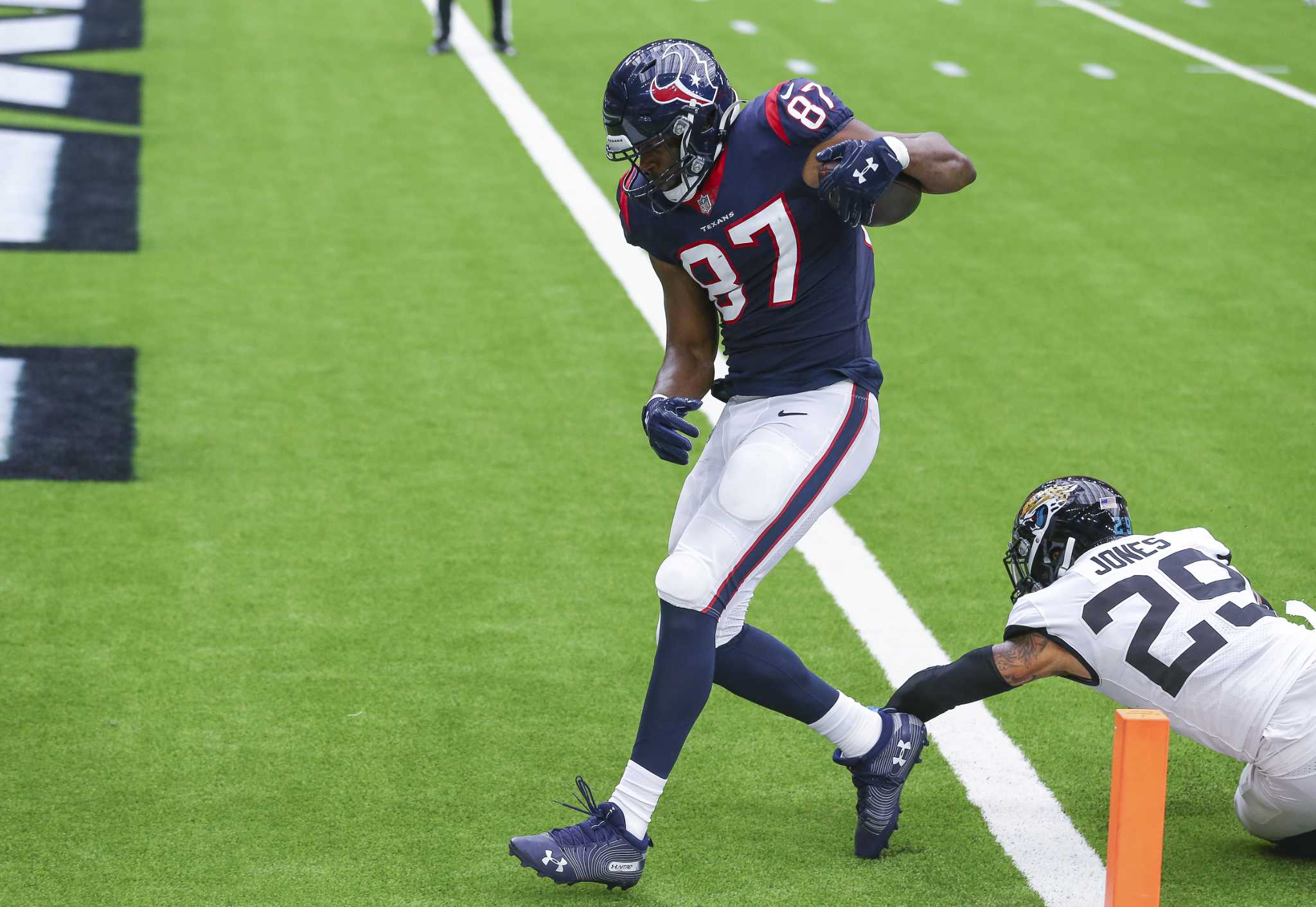 Tight end Darren Fells delivers Texans' longest play of season