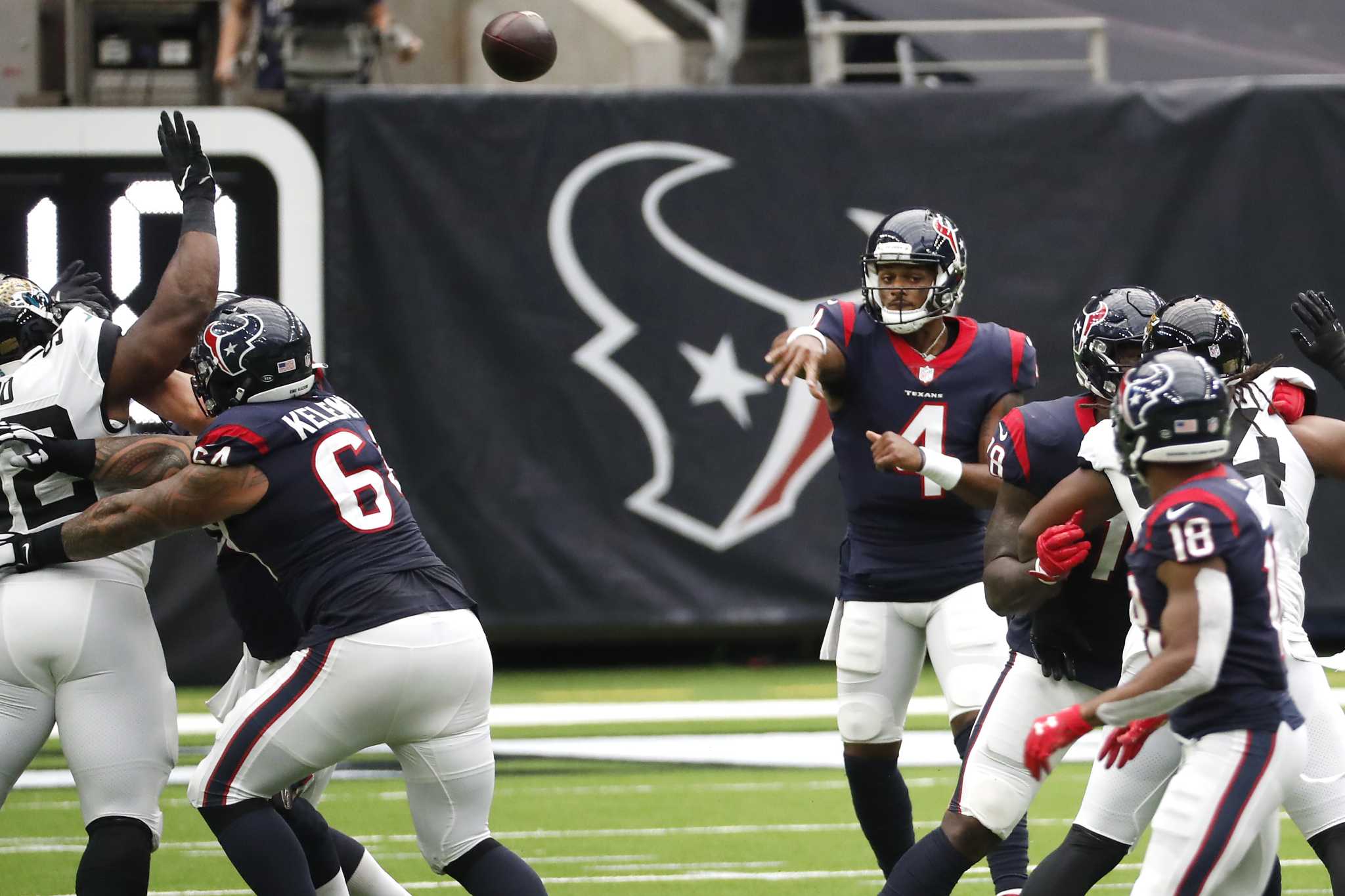 Charles Omenihu cheers on Deshaun Watson against Texans