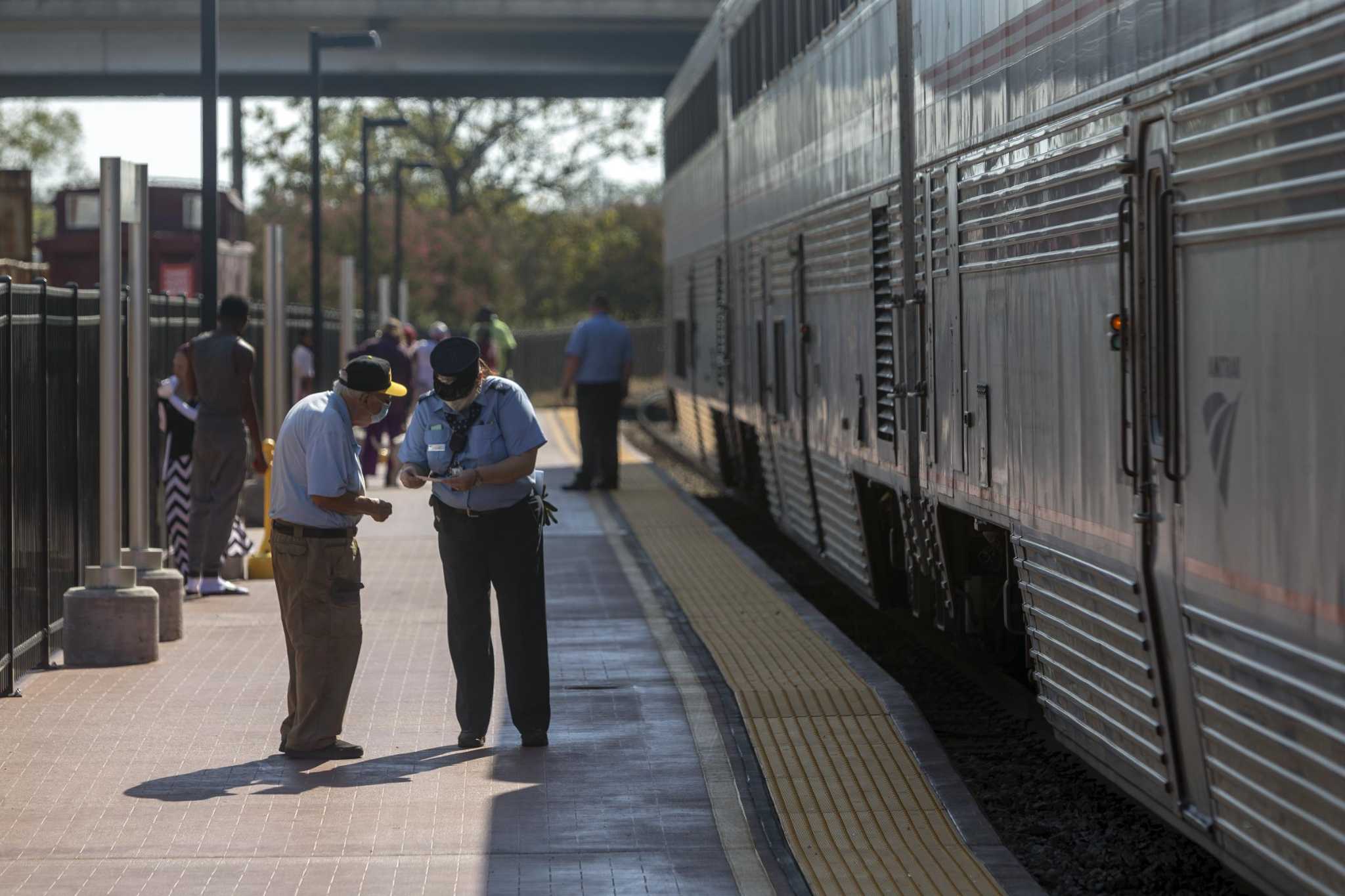 All aboard Texas Eagle's last daily departure from San Antonio to Chicago