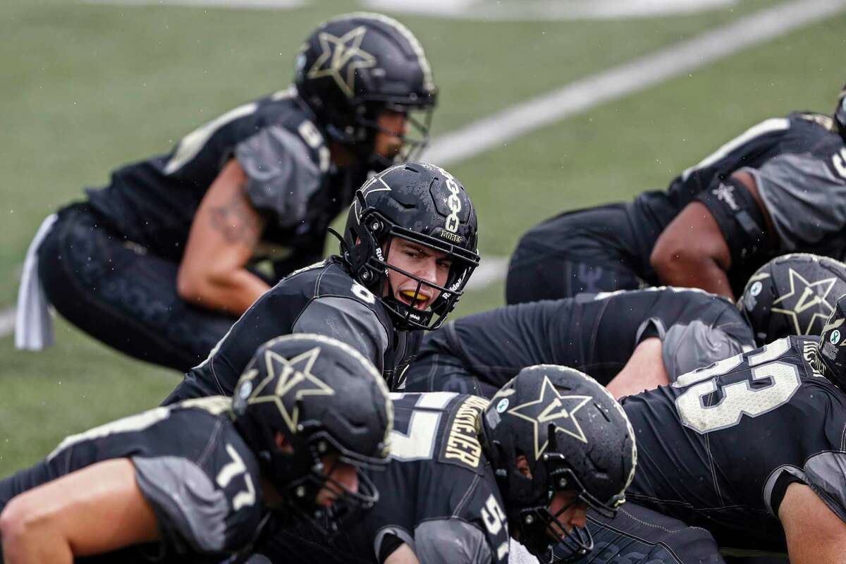 Former Barlow and Central Connecticut State offensive lineman Connor Mignone (77) started his third consecutive game at right tackle for Vanderbilt.