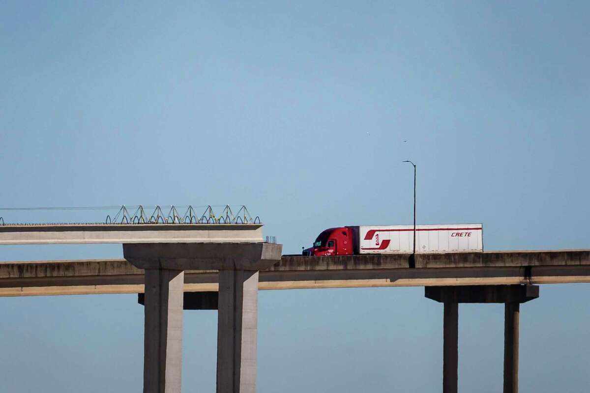 Significant Flaws Partially Built Beltway 8 Bridge Over Houston Ship