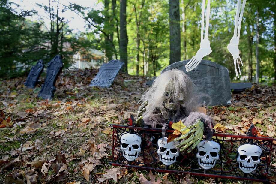 This little cemetery was set up at the end of Stony Brook Road South. Photo: Jarret Liotta /Hearst Connecticut Media