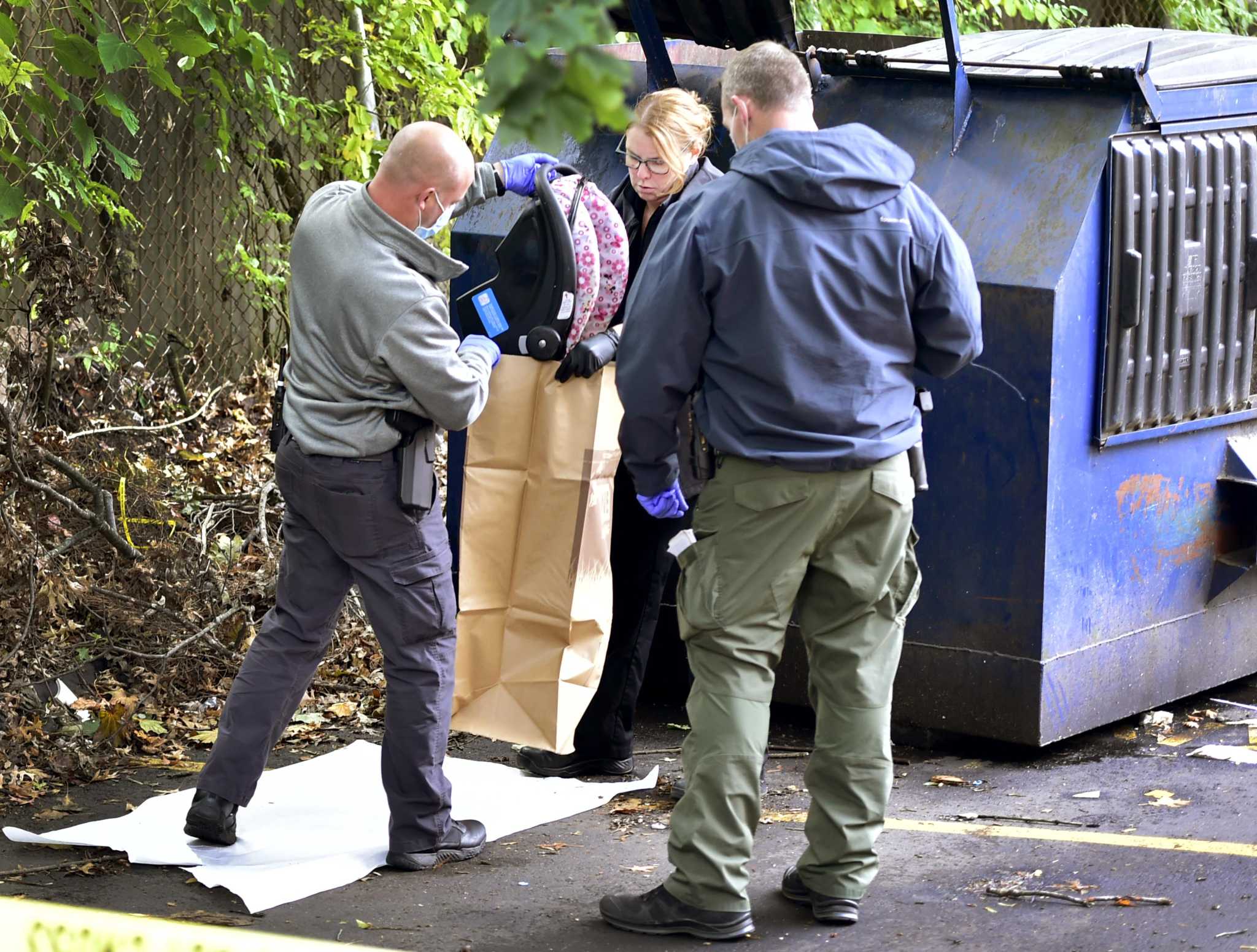 New Haven police ID Hamden woman who allegedly abandoned baby in dumpster
