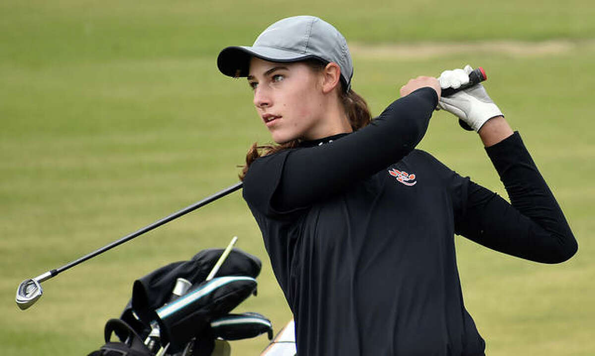 Edwardsville sophomore Nicole Johnson’s career-best 3-under 69 allowed her to run away with the individual sectional championship Tuesday at the Champaign Centennial Class 2A Sectional at the University of Illinois Golf Course in Savoy.