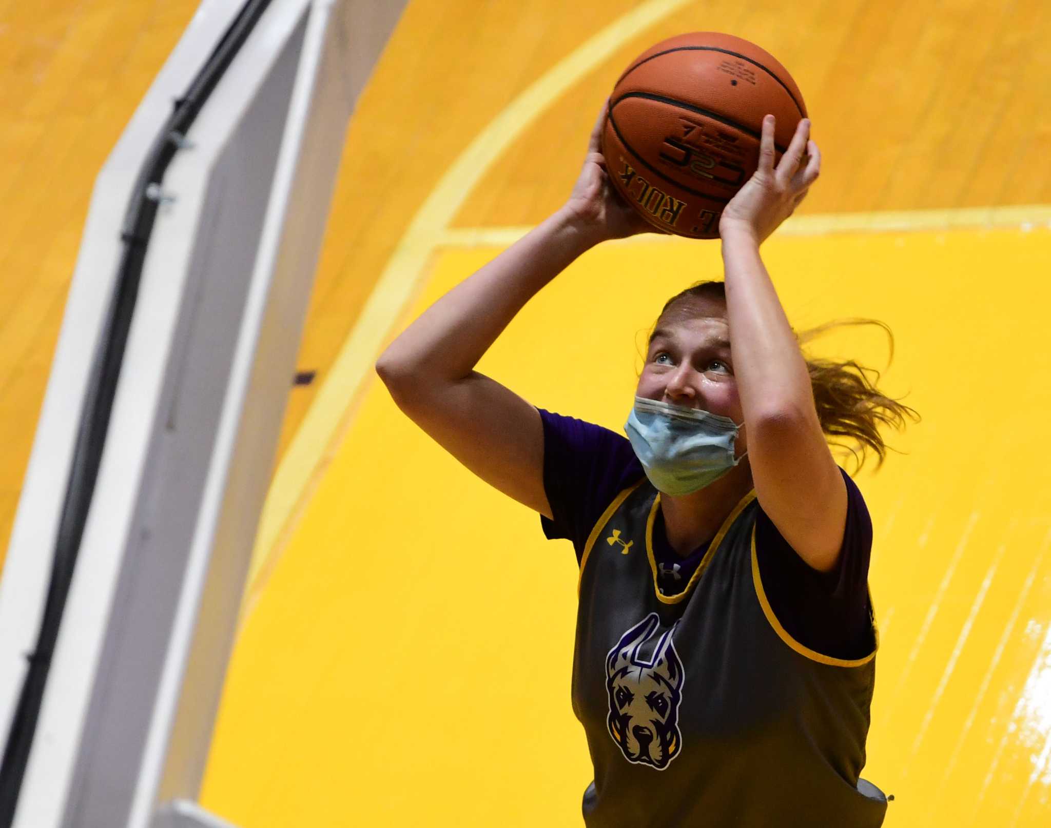UAlbany basketball teams finally get to hit the court