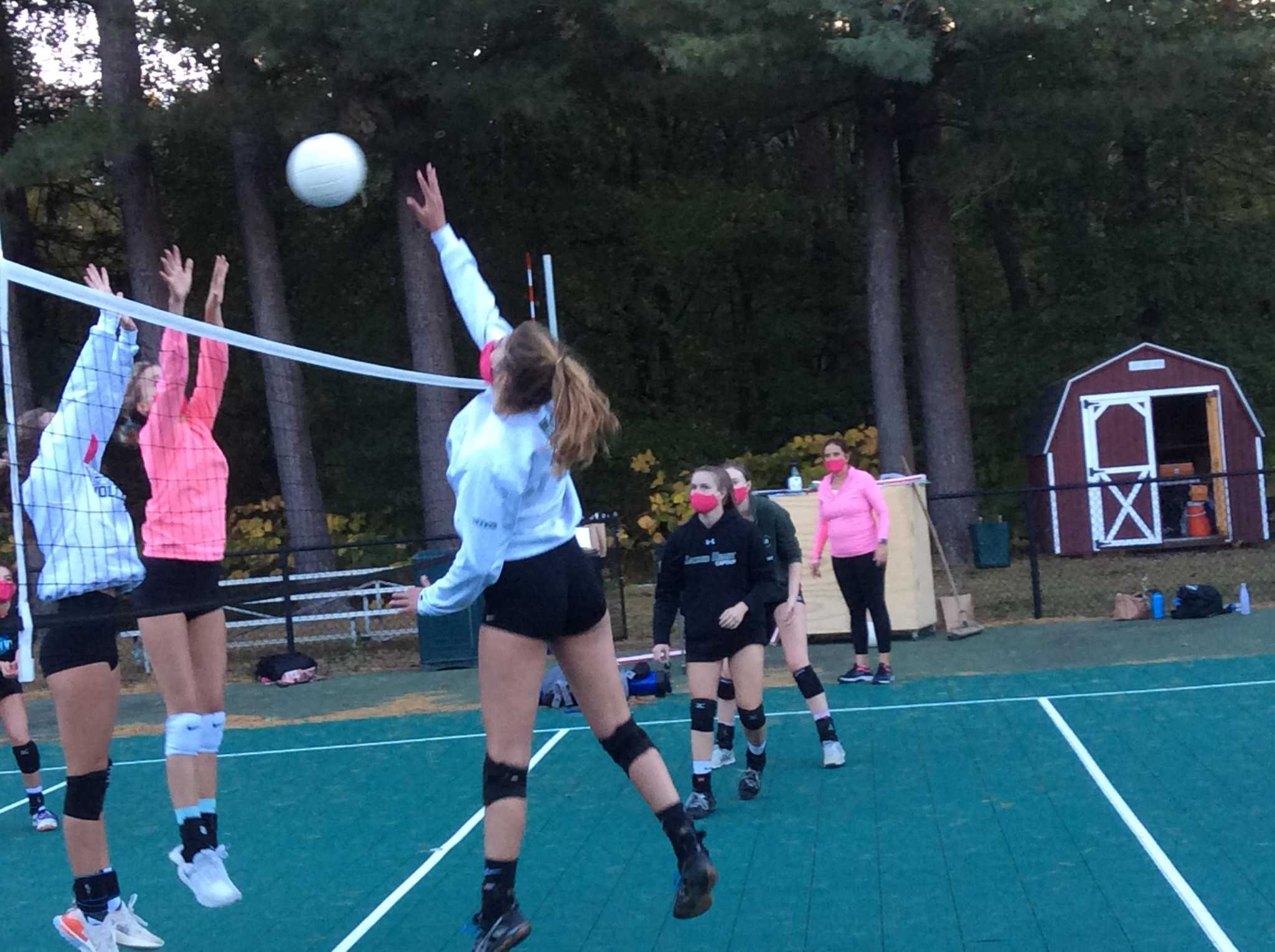 Sacred Heart volleyball seniors leading the way during season of change