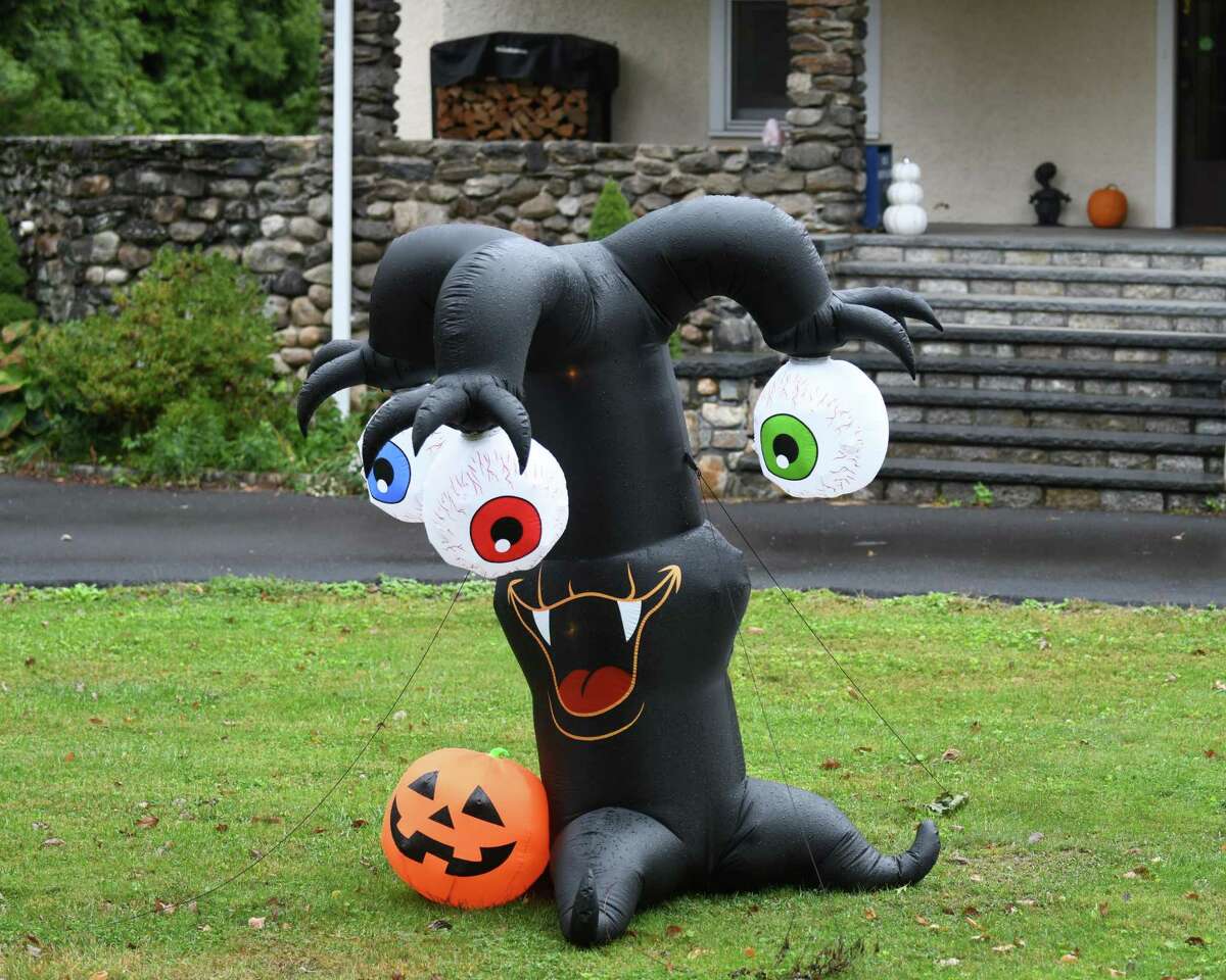 Experts How to celebrate holidays safely during COVID