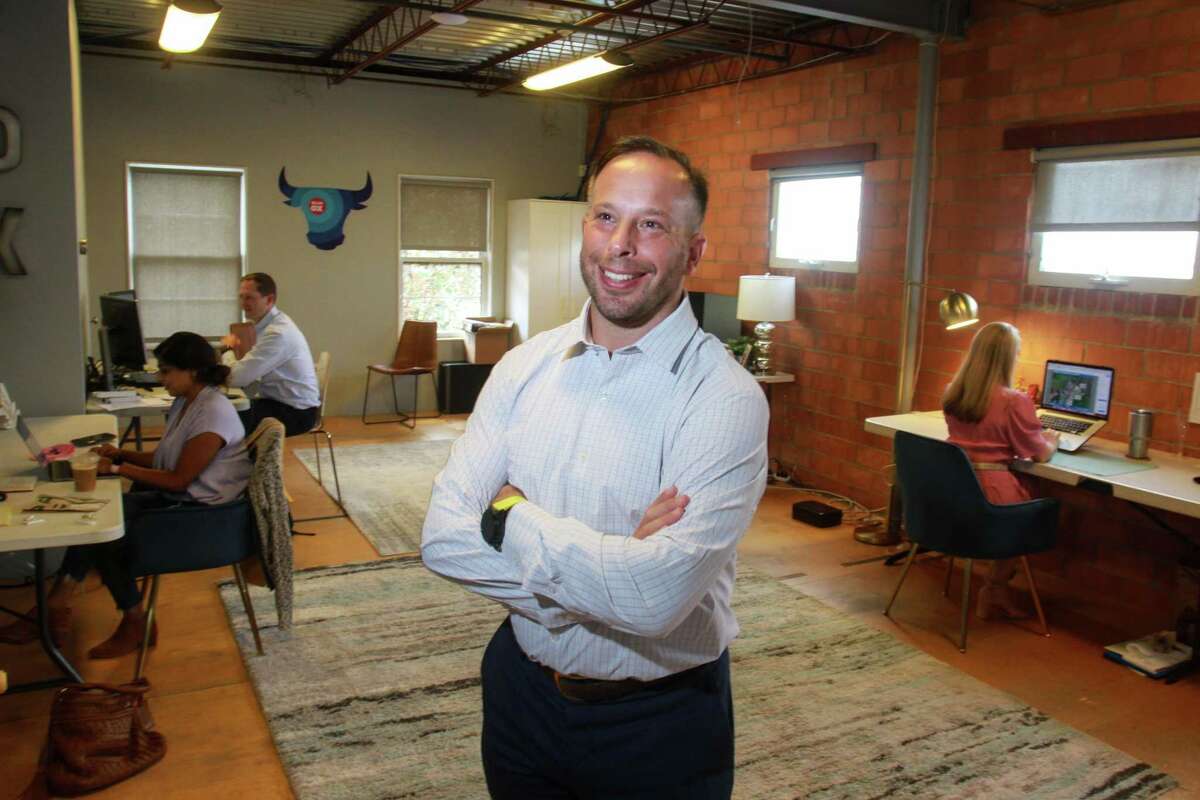 Josh Jacobs, a veteran real estate broker has formed The Blue Ox Group, a small team of brokers operating out of temporary office space on University Boulevard in Rice Village. The boutique real estate firm specializes in shopping centers, investment sales, project leasing, tenant representation and land sales. Houston on October 14, 2020.