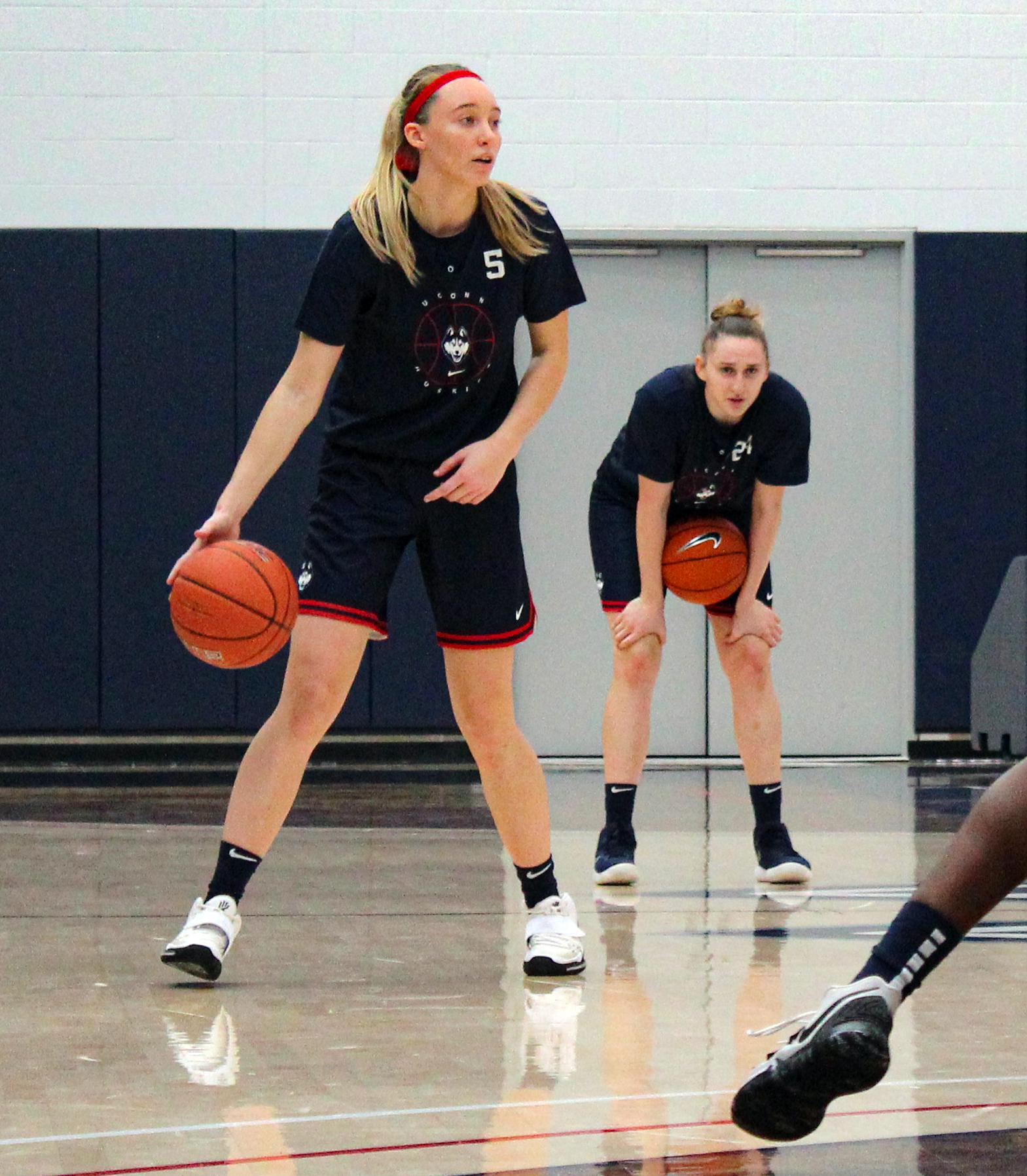 Paige Bueckers adjusting to UConn, Geno's playful sarcasm ...