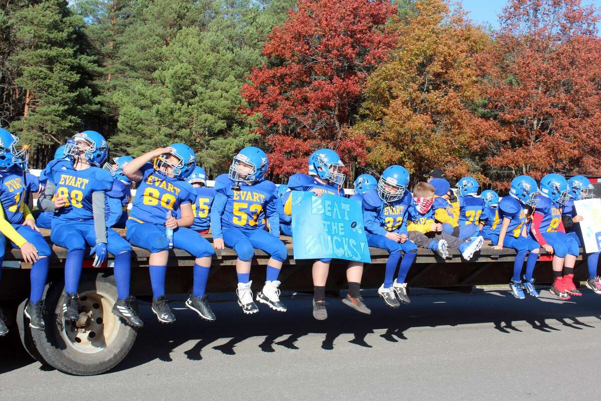 Wildcat pride Evart celebrates with parade